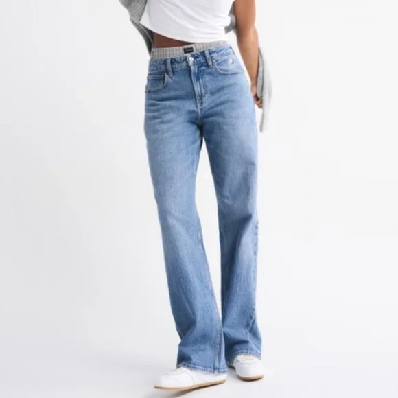 A&F NFL Curve Love High Rise 90s Relaxed Philadelphia Eagles Embroidered Jeans - Picture 4 of 11